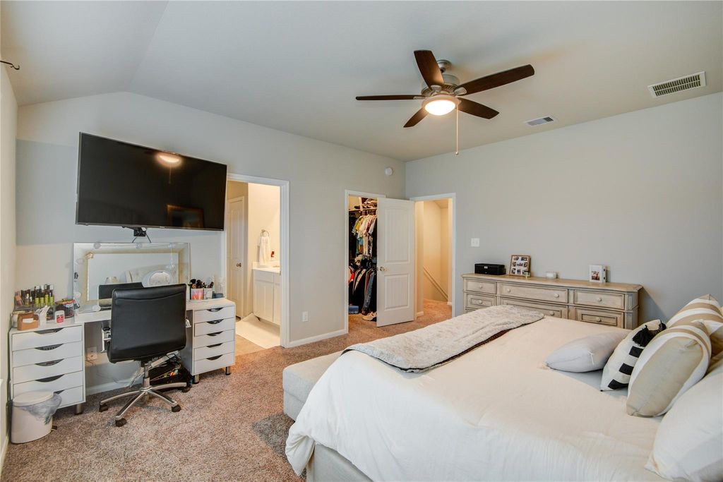 Image 21 of property listing at 5346 Sunny Ray Drive, Katy, TX 77493