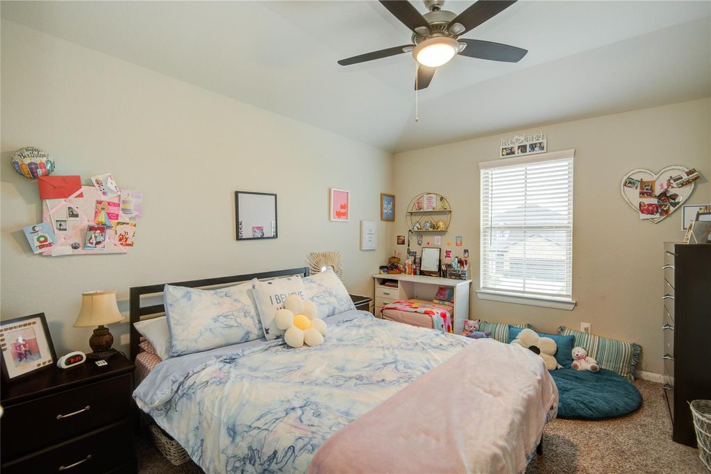 Image 28 of property listing at 5346 Sunny Ray Drive, Katy, TX 77493