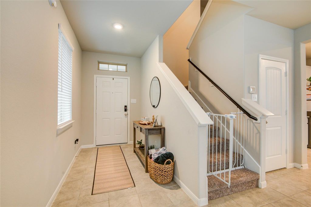 Image 4 of property listing at 5346 Sunny Ray Drive, Katy, TX 77493