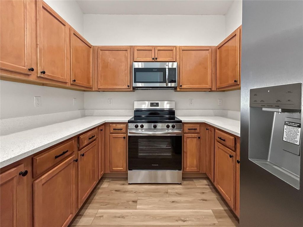 Image 8 of property listing at 4169 WALTHAM FOREST DRIVE, Tavares, FL 32778