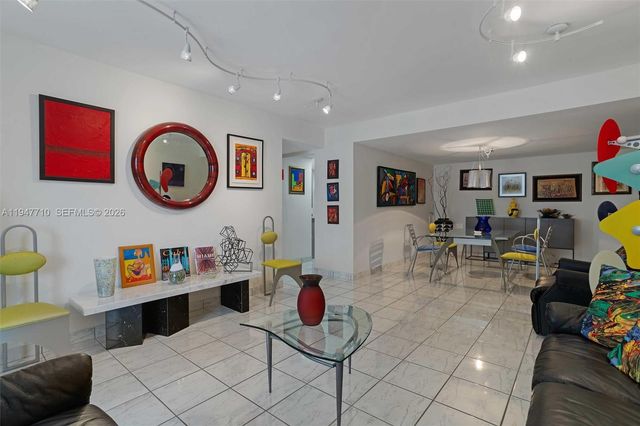 1623 Collins Ave 812, Miami Beach, FL 33139