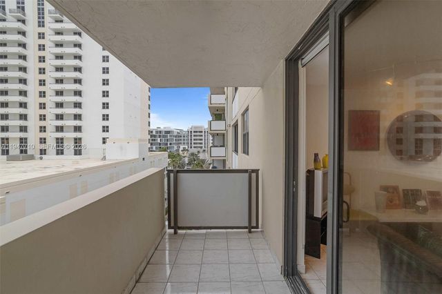 1623 Collins Ave 812, Miami Beach, FL 33139