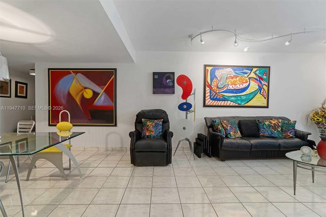 1623 Collins Ave 812, Miami Beach, FL 33139