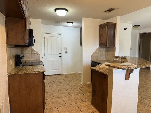 1204 E Nobles Ave, Midland, TX 79701