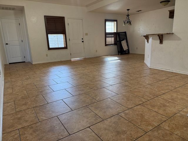 1204 E Nobles Ave, Midland, TX 79701