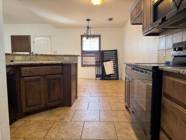 1204 E Nobles Ave, Midland, TX 79701