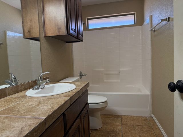 1204 E Nobles Ave, Midland, TX 79701