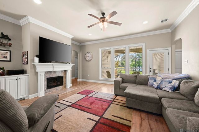 12480 Three Lakes Dr, Walker, LA 70785