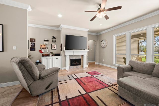 12480 Three Lakes Dr, Walker, LA 70785