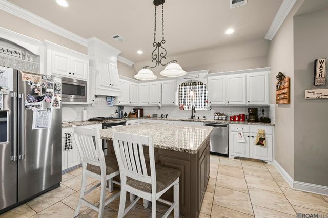 12480 Three Lakes Dr, Walker, LA 70785