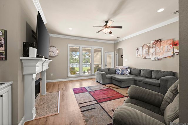 12480 Three Lakes Dr, Walker, LA 70785