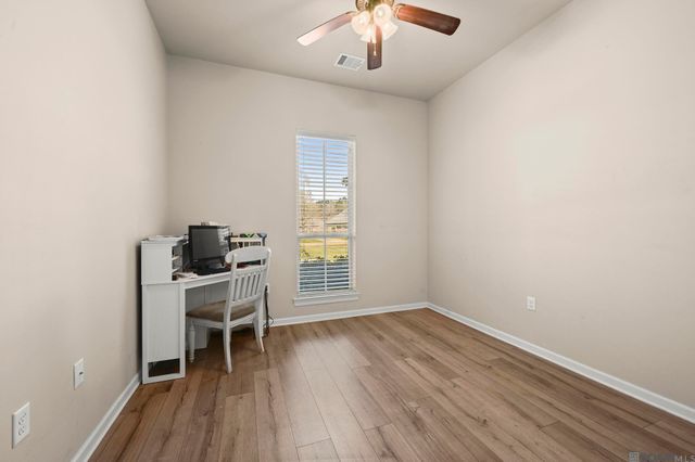 12480 Three Lakes Dr, Walker, LA 70785