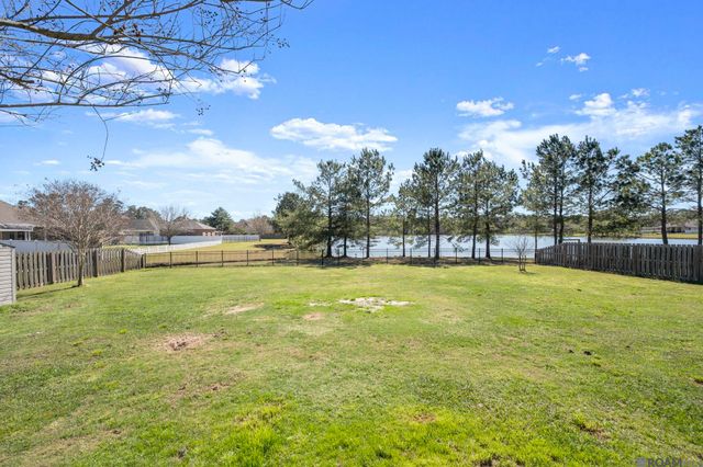 12480 Three Lakes Dr, Walker, LA 70785