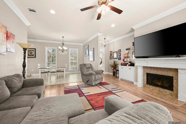 12480 Three Lakes Dr, Walker, LA 70785