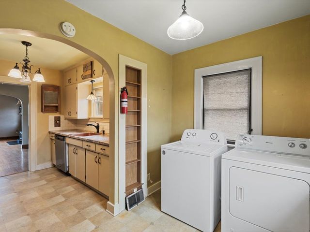 1826 41st Street, Rock Island, IL 61201