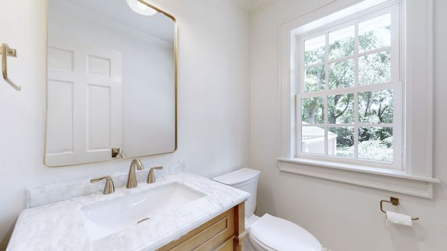 402 Lynnwood Blvd, Nashville, TN 37205