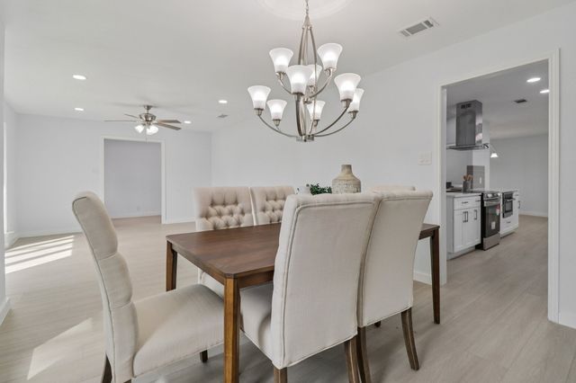 2204 Winewood Lane, Arlington, TX 76013