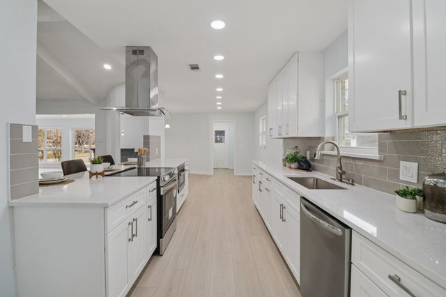 2204 Winewood Lane, Arlington, TX 76013