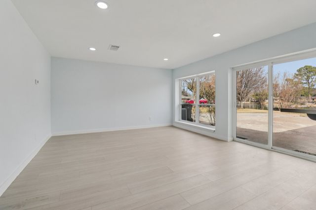 2204 Winewood Lane, Arlington, TX 76013