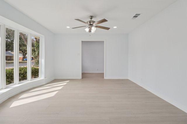 2204 Winewood Lane, Arlington, TX 76013