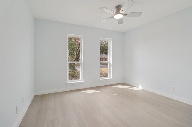 2204 Winewood Lane, Arlington, TX 76013