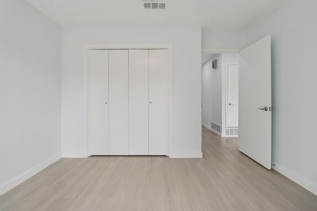 2204 Winewood Lane, Arlington, TX 76013