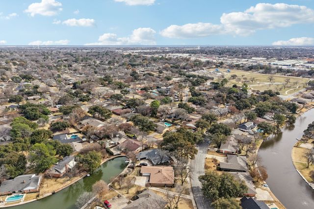 2204 Winewood Lane, Arlington, TX 76013