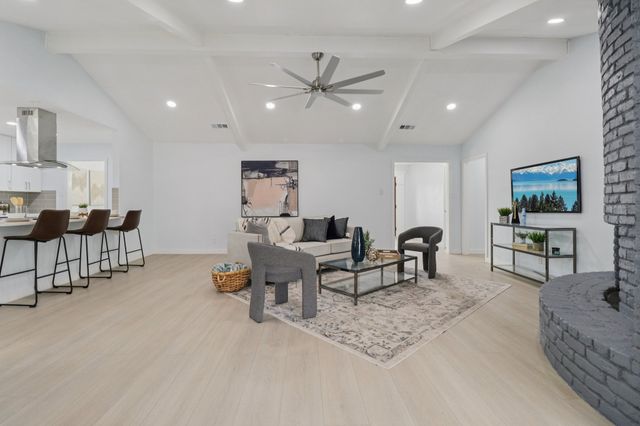 2204 Winewood Lane, Arlington, TX 76013