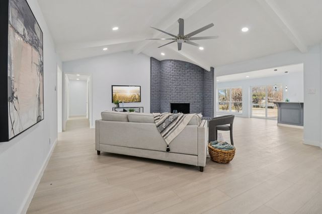 2204 Winewood Lane, Arlington, TX 76013