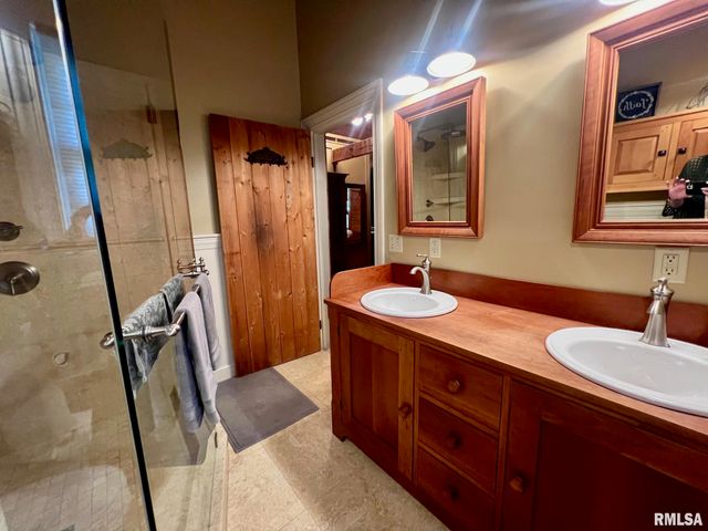 17531 Old Fairgrounds Road, Petersburg, IL 62675