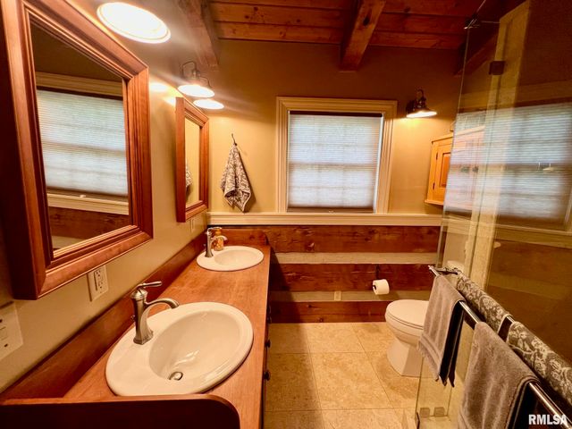 17531 Old Fairgrounds Road, Petersburg, IL 62675