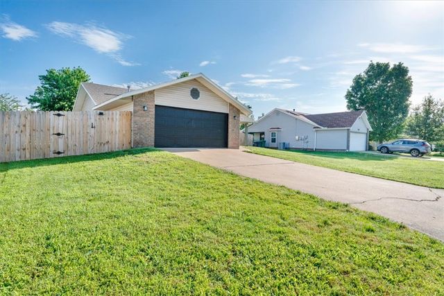 2709 W Beech Street, Rogers, AR 72756