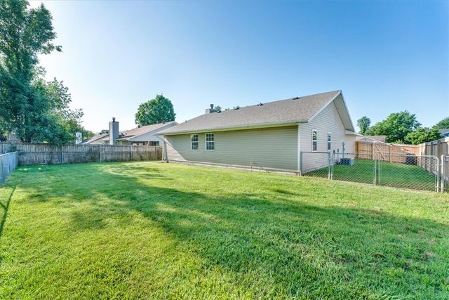 2709 W Beech Street, Rogers, AR 72756