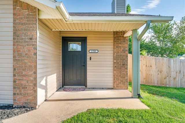 2709 W Beech Street, Rogers, AR 72756