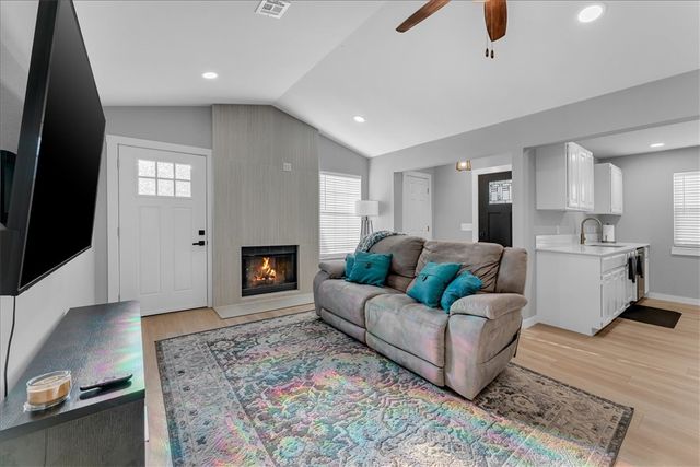 2709 W Beech Street, Rogers, AR 72756