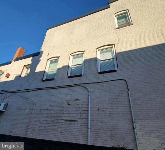 2322 E MONUMENT ST, Baltimore, MD 21205