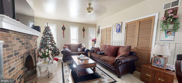 2322 E MONUMENT ST, Baltimore, MD 21205