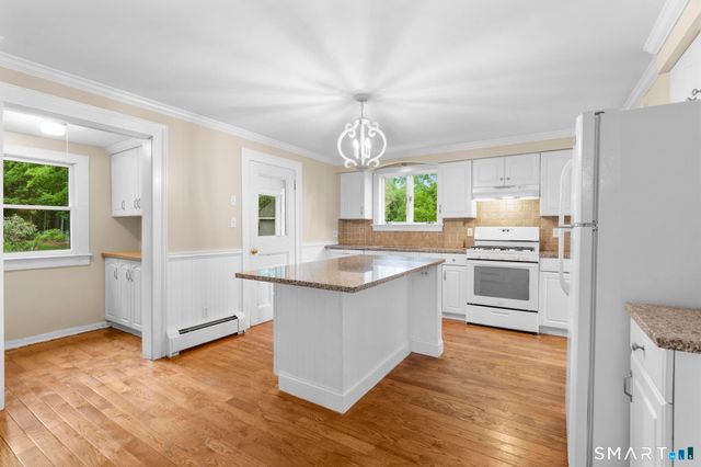 84 New Road, Avon, CT 06001