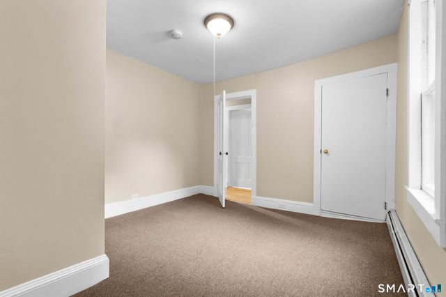 84 New Road, Avon, CT 06001