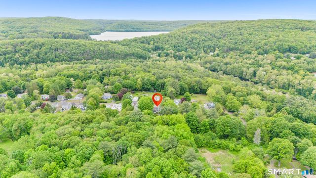 84 New Road, Avon, CT 06001