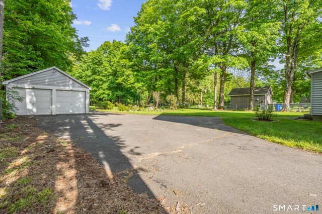84 New Road, Avon, CT 06001