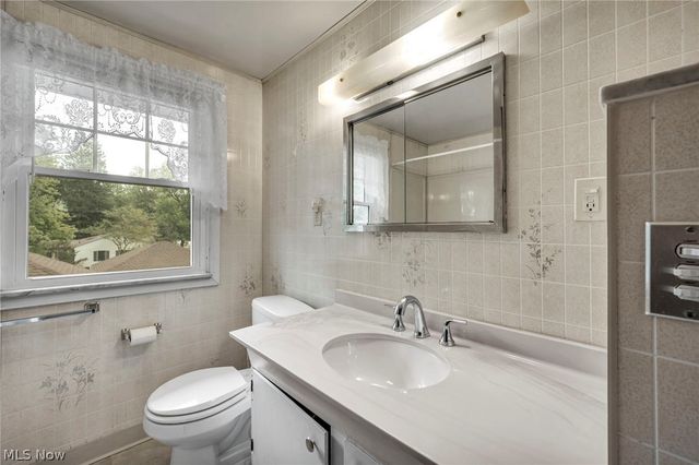 1161 Broadway Avenue, Bedford, OH 44146