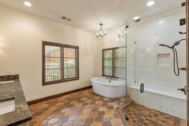 3904 W 5th Street, Fort Worth, TX 76107