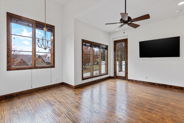 3904 W 5th Street, Fort Worth, TX 76107
