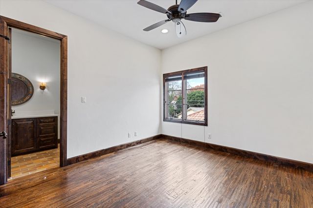 3904 W 5th Street, Fort Worth, TX 76107