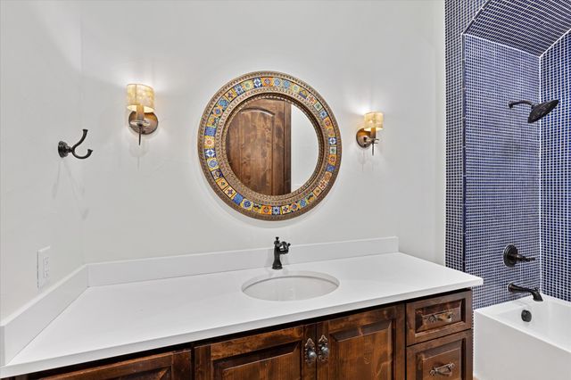 3904 W 5th Street, Fort Worth, TX 76107