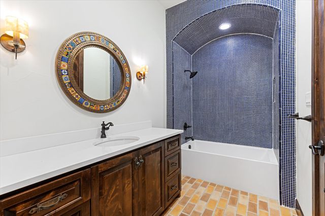 3904 W 5th Street, Fort Worth, TX 76107