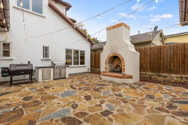 3904 W 5th Street, Fort Worth, TX 76107
