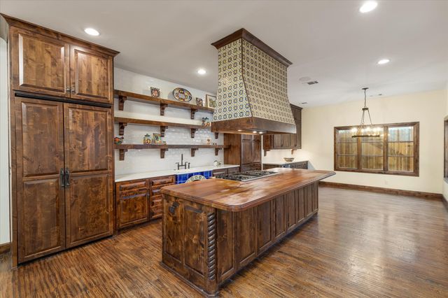 3904 W 5th Street, Fort Worth, TX 76107