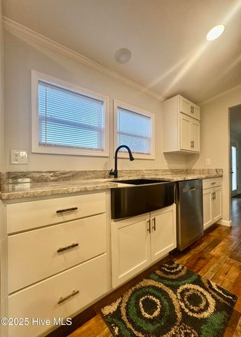 108-2 Jenkins Road, Jacksonville, NC 28540